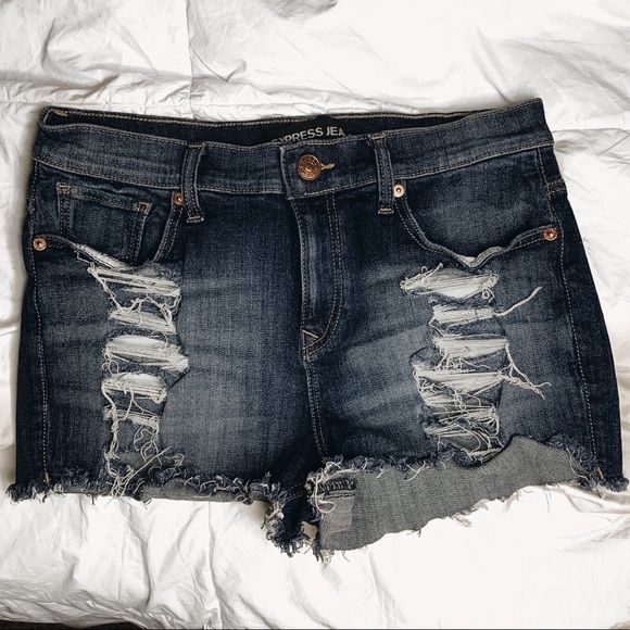Express Pants - Distressed blue Jean shorts